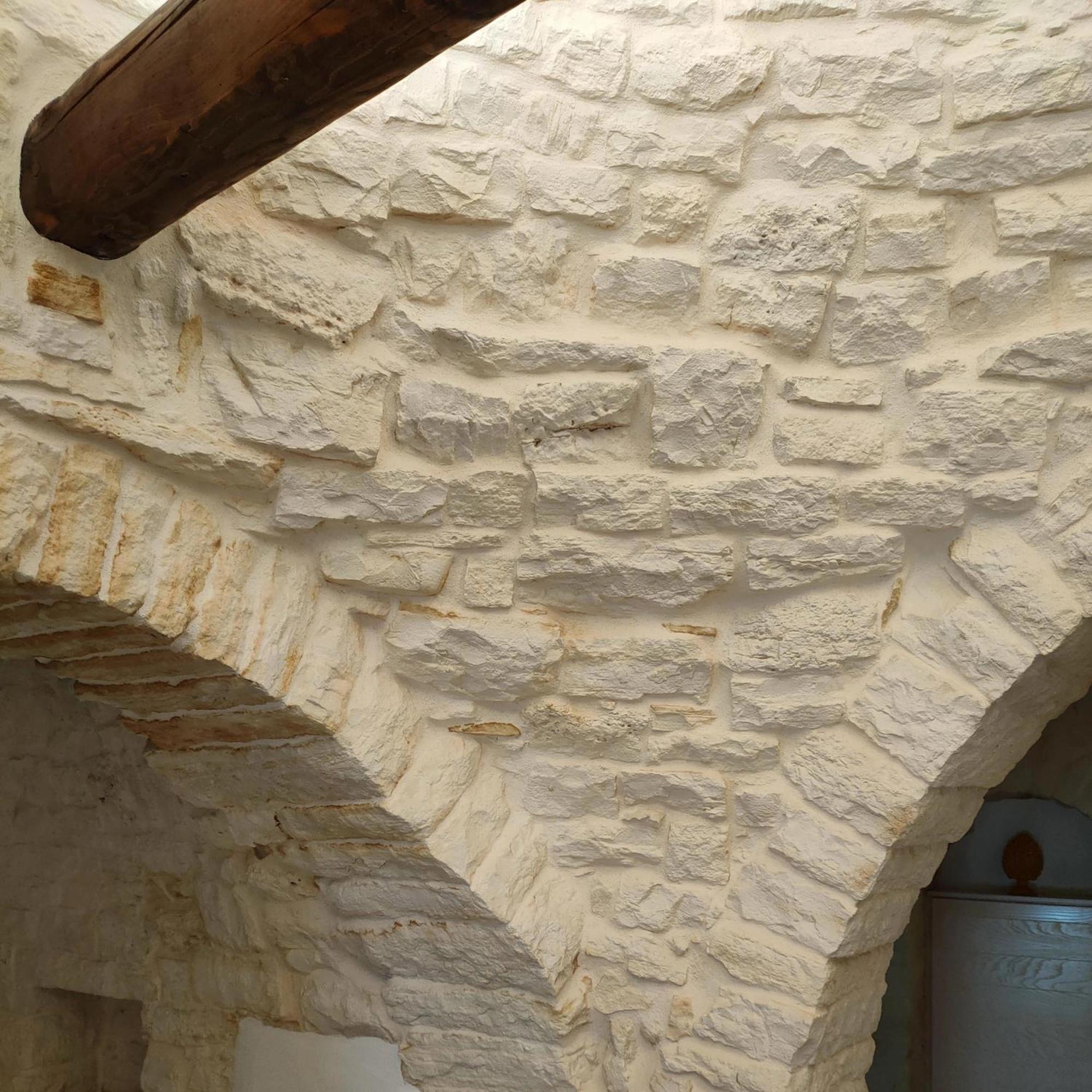 Trullo Monte Santo 50 Bed & Breakfast Алберобело Екстериор снимка